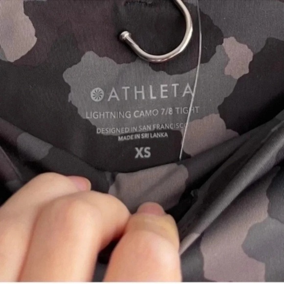 Athleta Lightning Camo 7/8 Tight Leggings Size XS - Picture 7 of 14